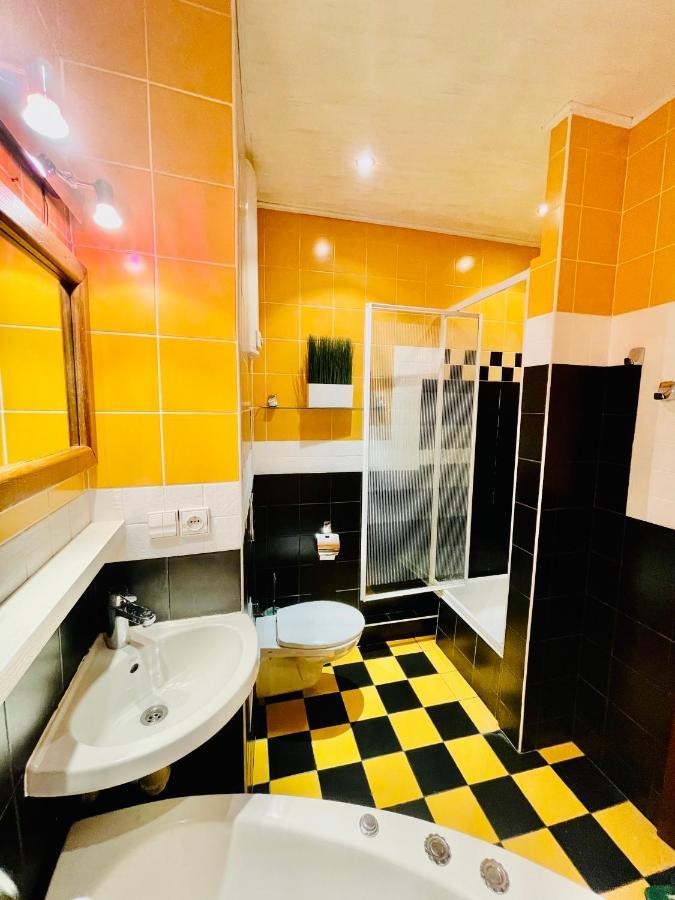 Apartment Near Zybitskaya มินสก์ ภายนอก รูปภาพ